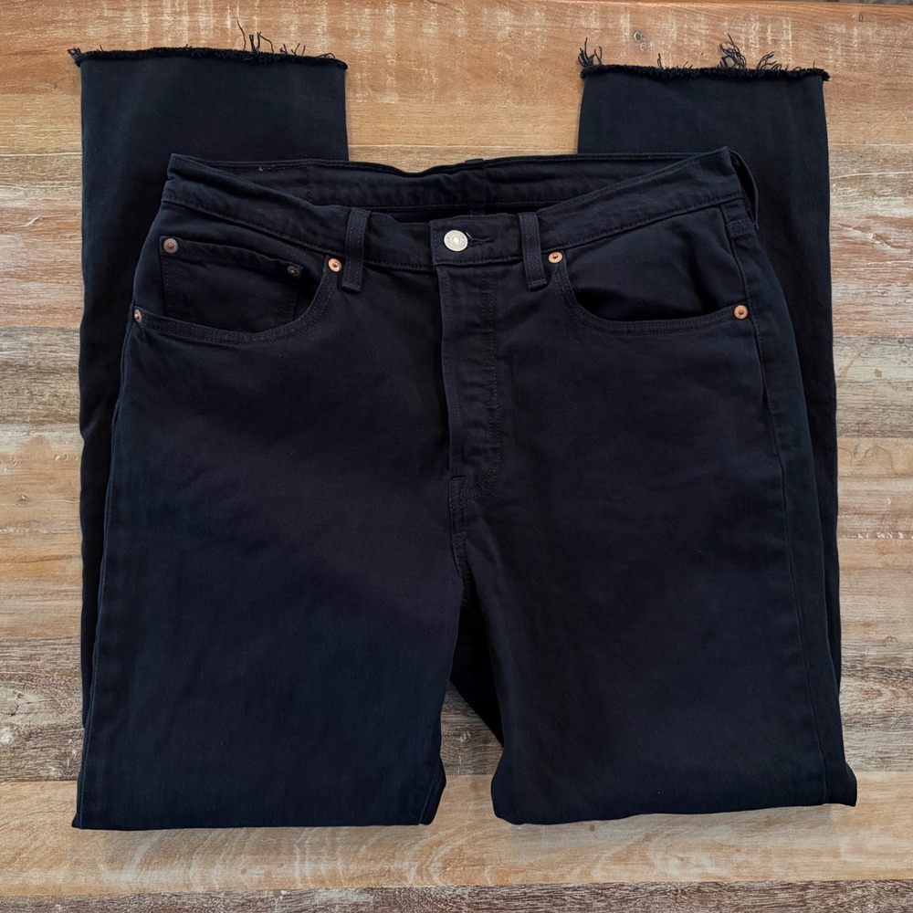 Levis 501 Original Fit Black Straight Leg Jeans Raw Hem Button Fly W31 L30 - Picture 3 of 14